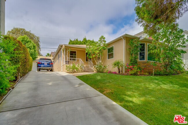 Building Photo - 2241 S Beverly Dr