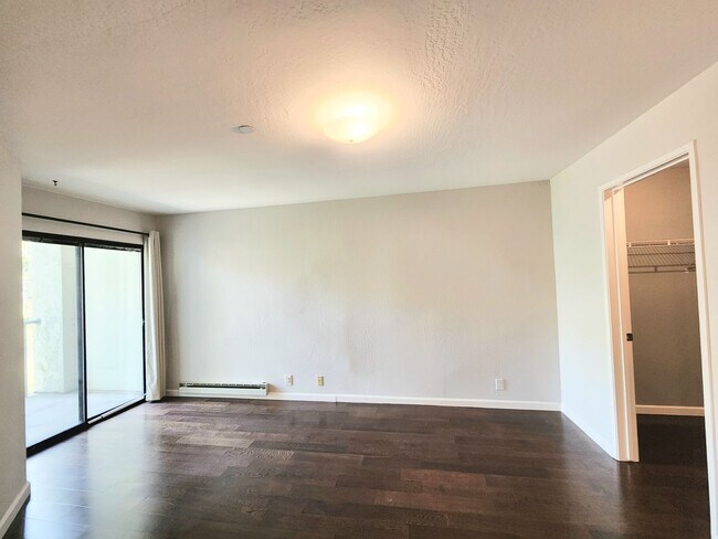 Building Photo - 2 bedroom 2 bath condo home in North San Mateo