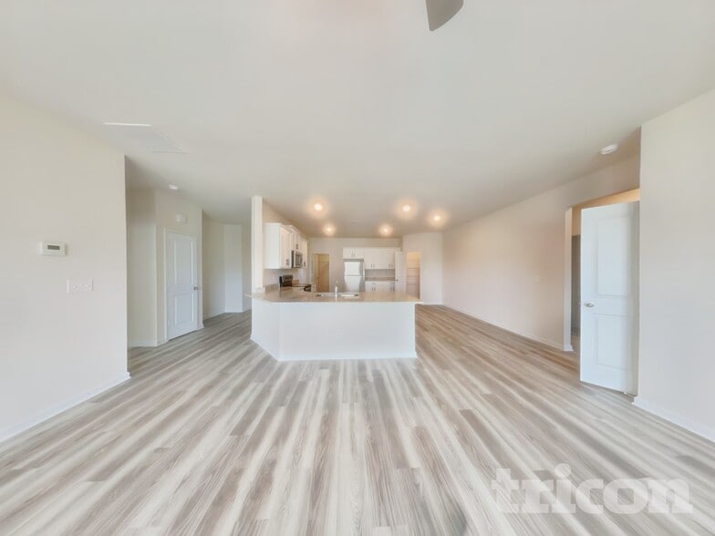 Building Photo - 307 Oliver Dr