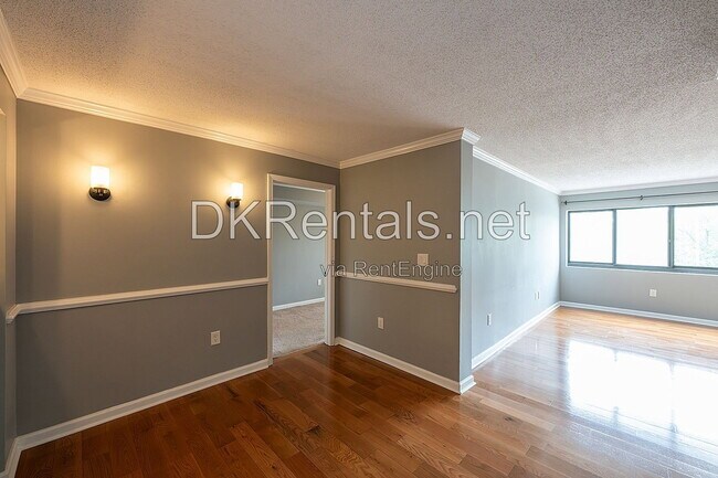 Building Photo - 795 Hammond Dr NE