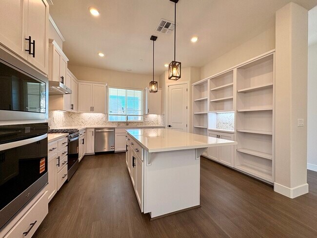 Building Photo - Beautiful 3 Bedroom NEW JMC home for rent in West Roseville!