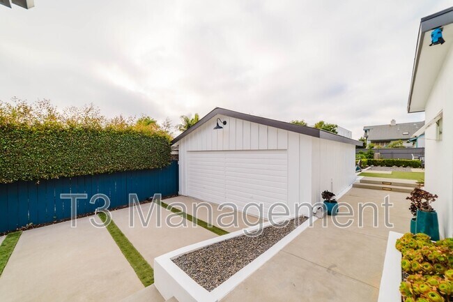 Building Photo - 1310 Knowles Ave