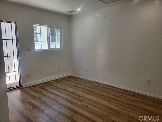 Building Photo - 240 Linden Ave