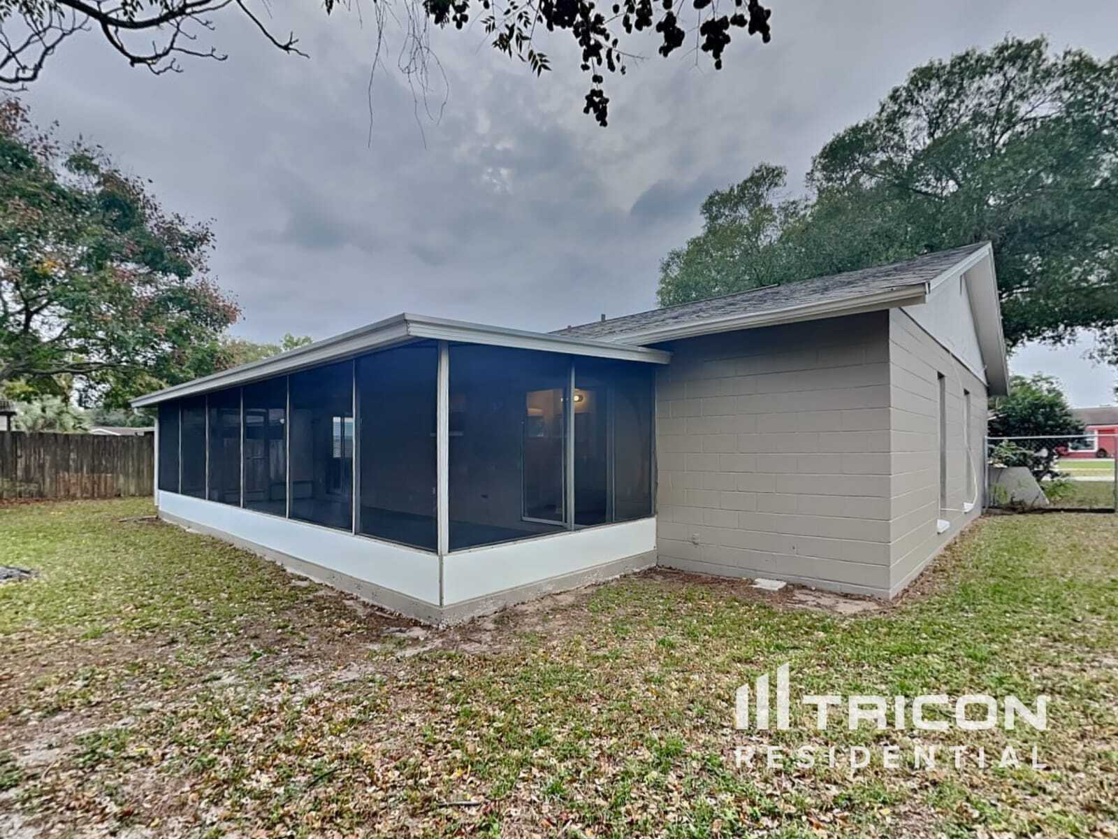 Building Photo - 405 Silver Hill Dr