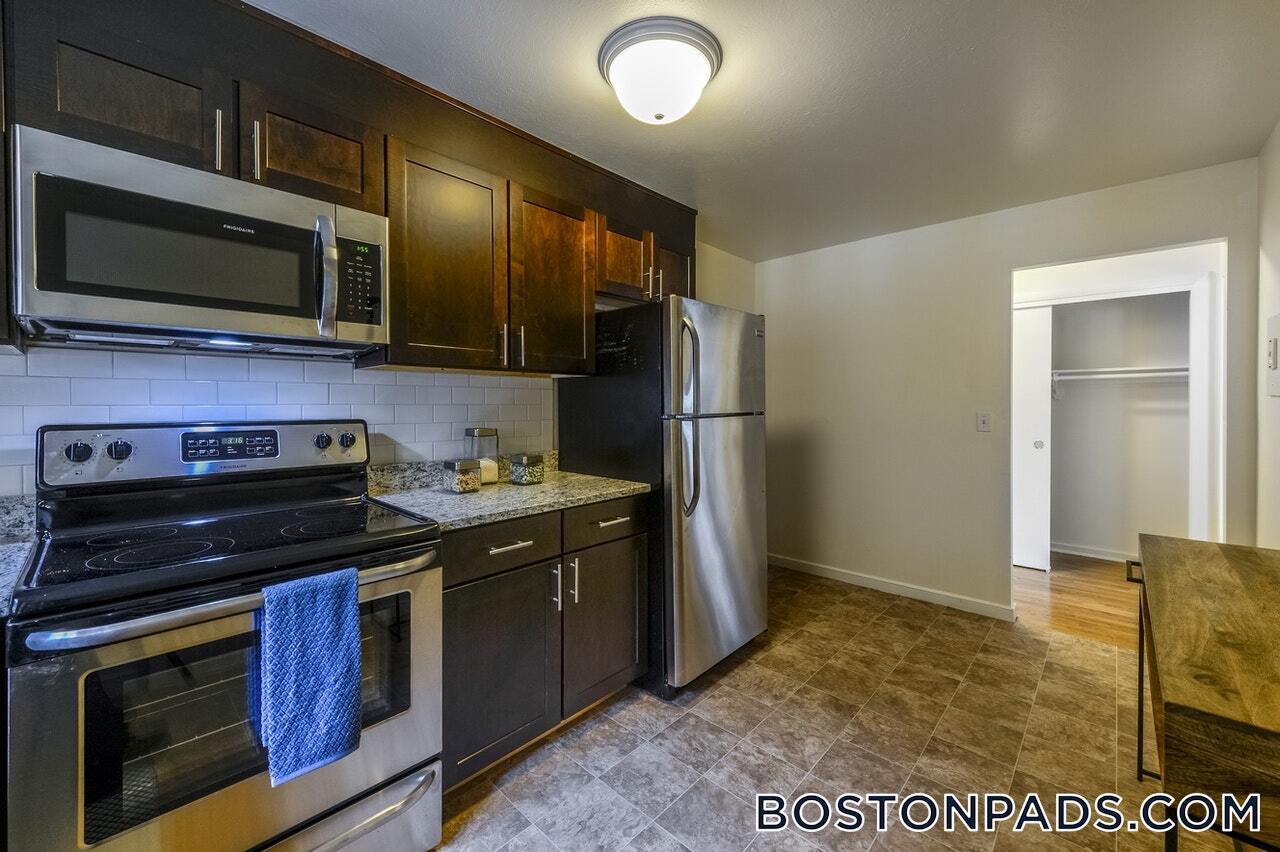 Building Photo - 8 Captain Parker Arms