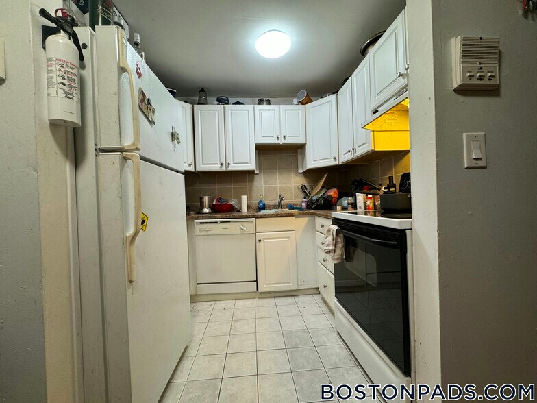 Building Photo - 24 Farrington Ave