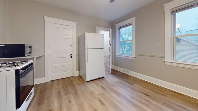 Building Photo - 3505 Meyer Ave