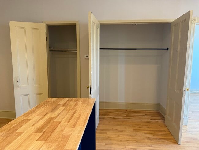 Building Photo - 225 Pine St