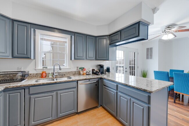 Building Photo - *Fully Furnished Option Available***Nestle...