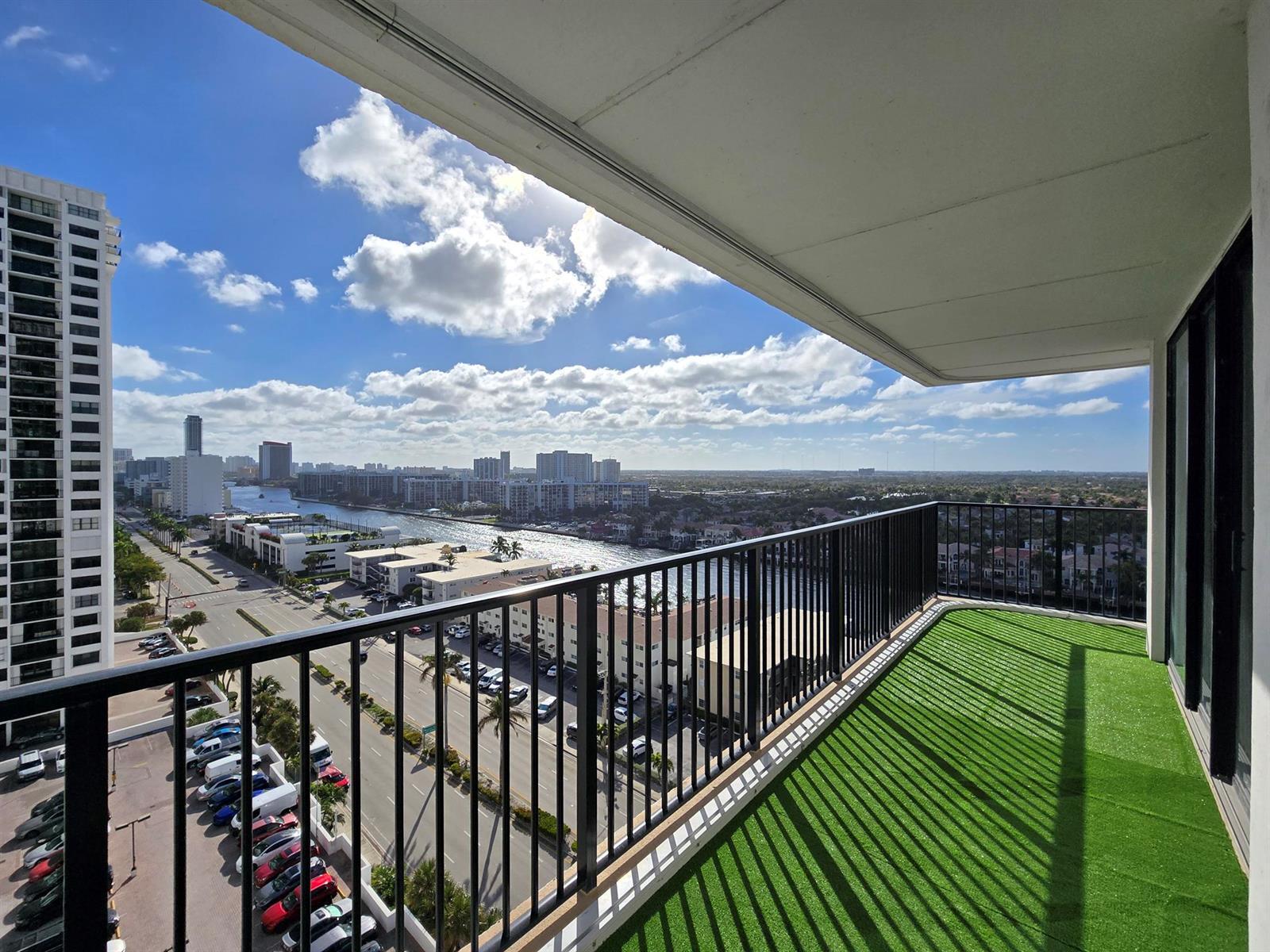 Building Photo - 2101 S Ocean Dr