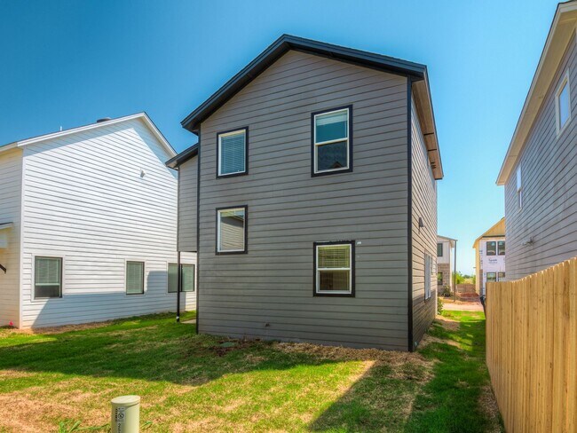 Building Photo - Beautiful New Construction Home in Edmond/...