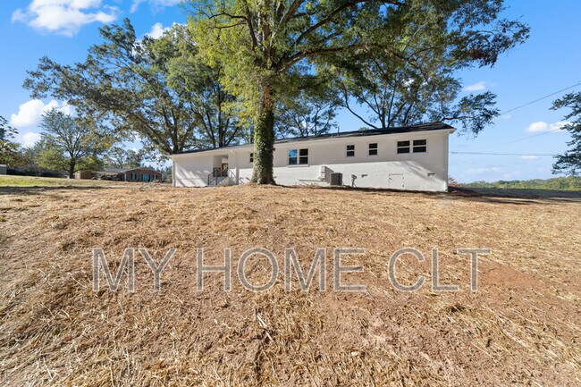 Building Photo - 3503 Linwood Rd