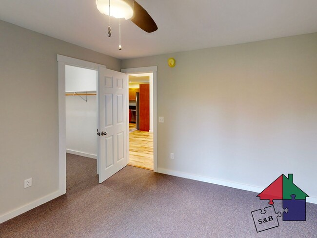 Building Photo - 118 S Main St