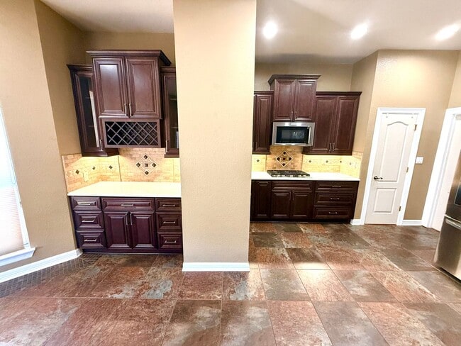 Building Photo - **APPLICATION RECEIVED** *COMING SOON* Luxurious 2-Story Home in Gated Stone Oak Community – Pool...