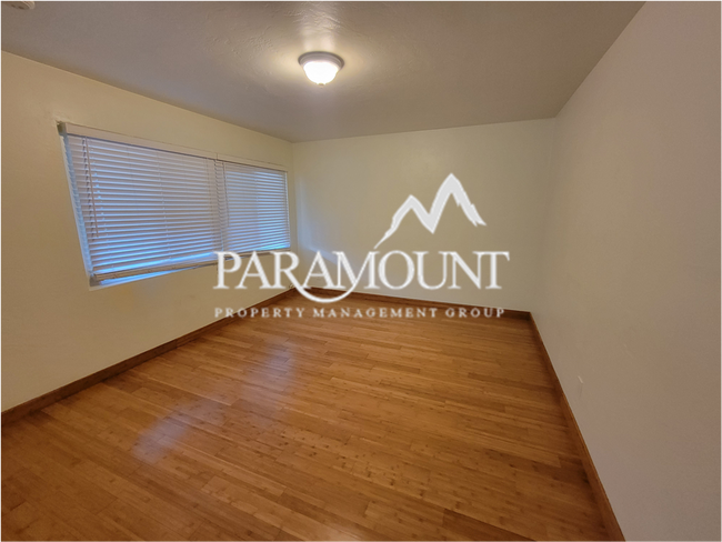 Building Photo - One Bedroom Waterfront Oasis!!!