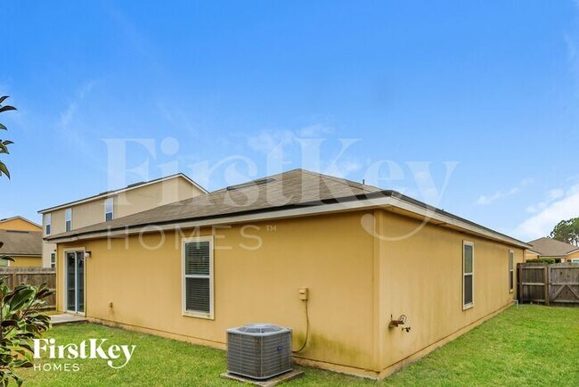 Building Photo - 3843 Falcon Crest Dr