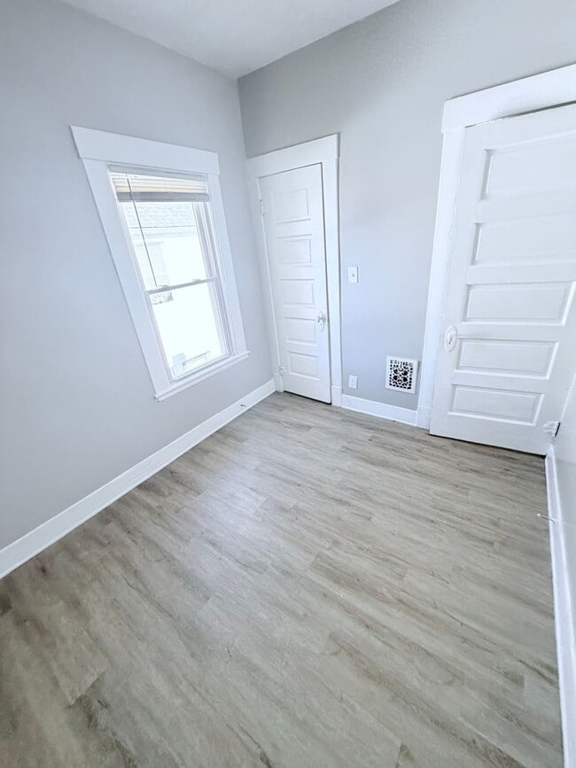 Building Photo - 3914 W 21st St