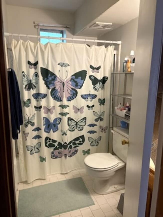 Building Photo - Quiet Study Haven: 1BR + Den just Steps from UNC