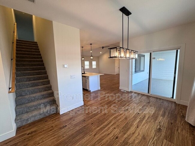 Building Photo - 2522 Hunter Hall St