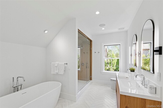 Building Photo - 510 Abrahams Path