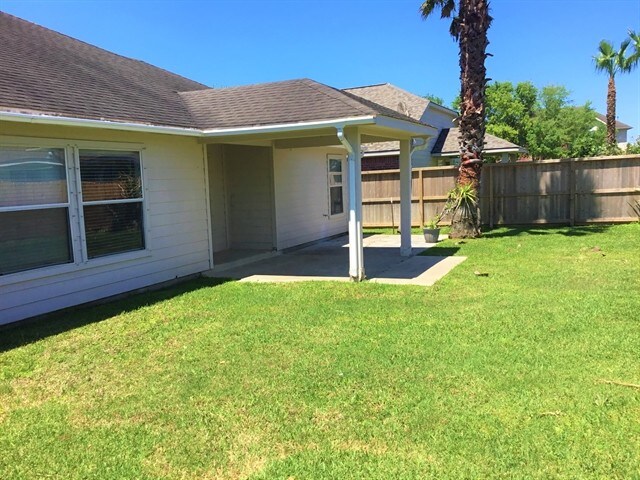 Building Photo - 420 Magnolia Estates Dr
