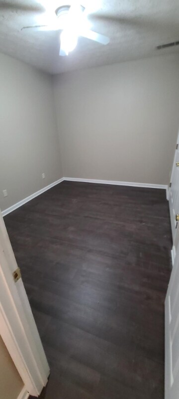 Building Photo - 419 Pine Crest Cir