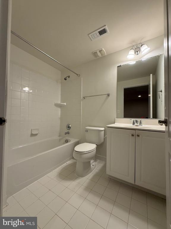 Building Photo - 11621 Pine Hollow Ln