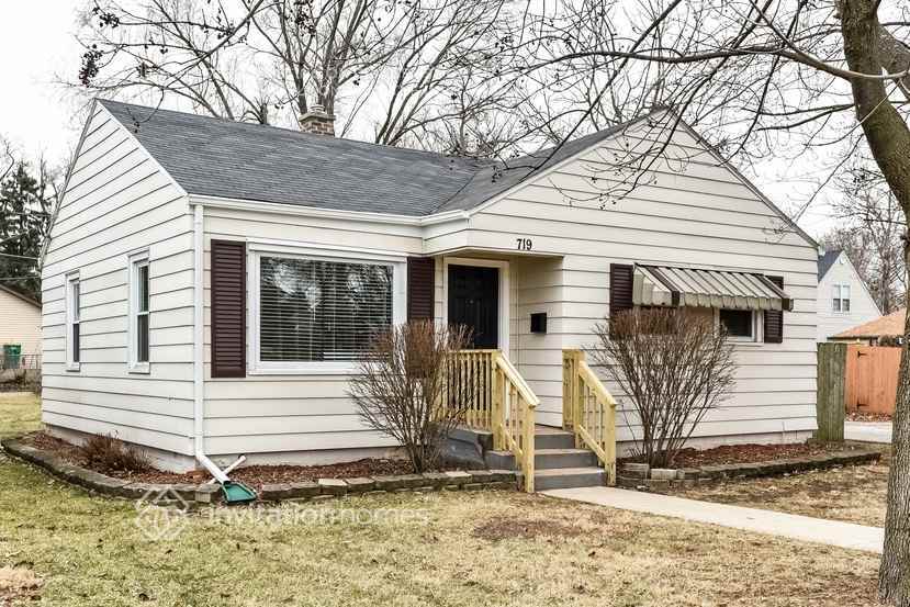 Primary Photo - 719 Mack St