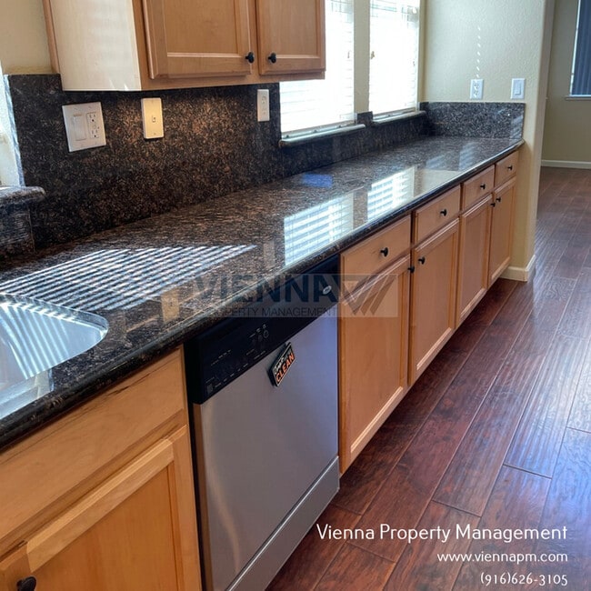 Building Photo - Beautiful Home in The Rivers in West Saccr...