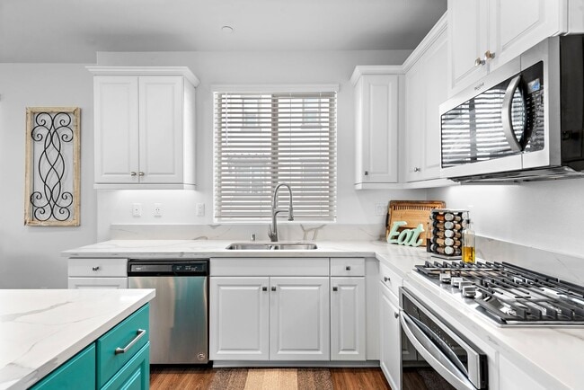 Building Photo - 2325 Verano Wy.