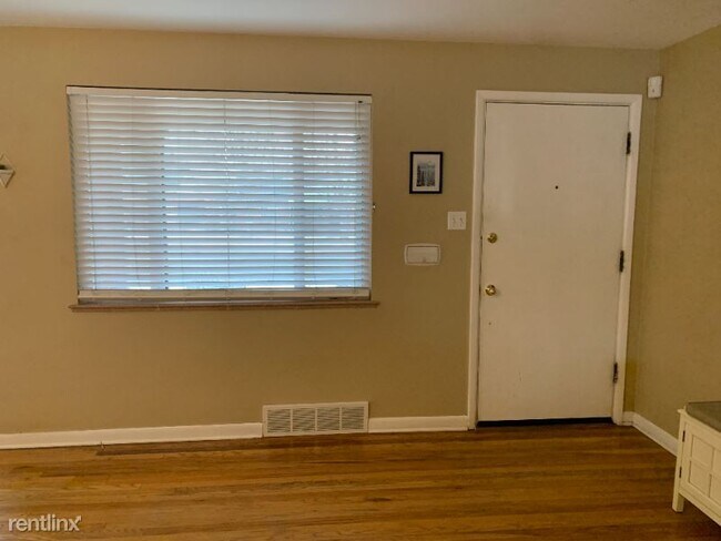 Building Photo - 1160 S Harrison St