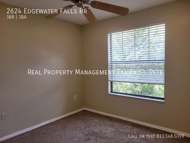 Building Photo - 2624 Edgewater Falls Dr