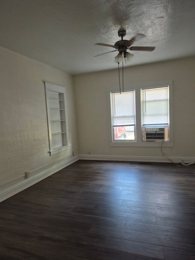 Building Photo - Rental