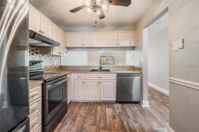 Building Photo - 364 Gloucester St