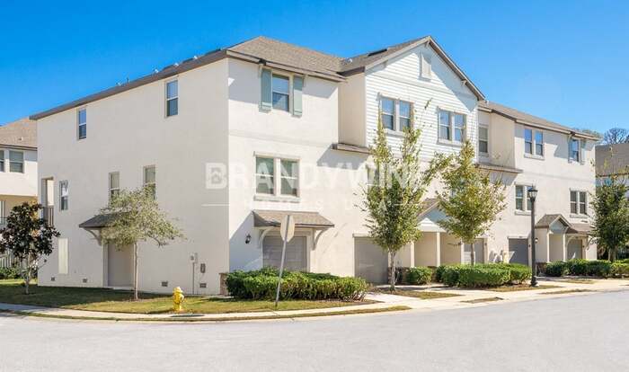 Building Photo - 5568 Mercado Dr