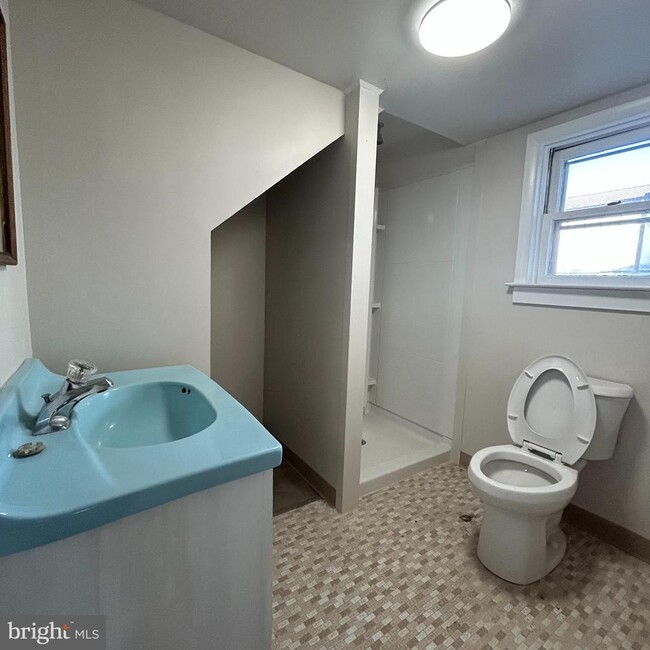 Building Photo - 379 Dehaven St
