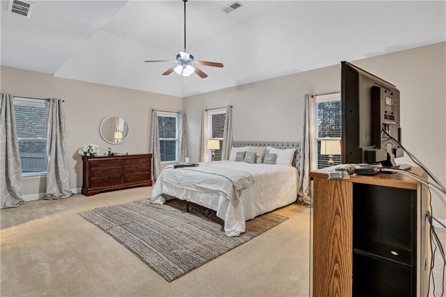 Building Photo - 1141 Carillon Dr SE