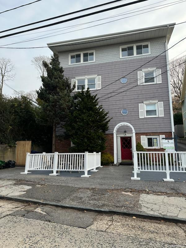 Building Photo - 76 Bayview Ave