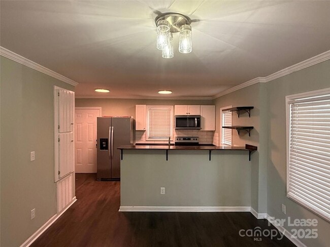 Building Photo - 820 Hamrick St