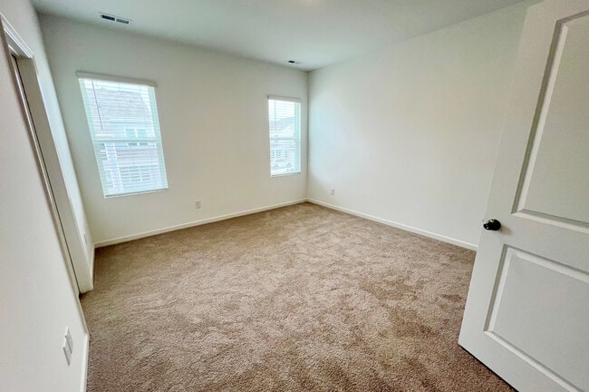 Building Photo - 1649 Stanley St