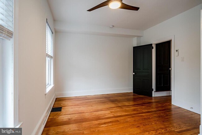 Building Photo - 310 W Biddle St