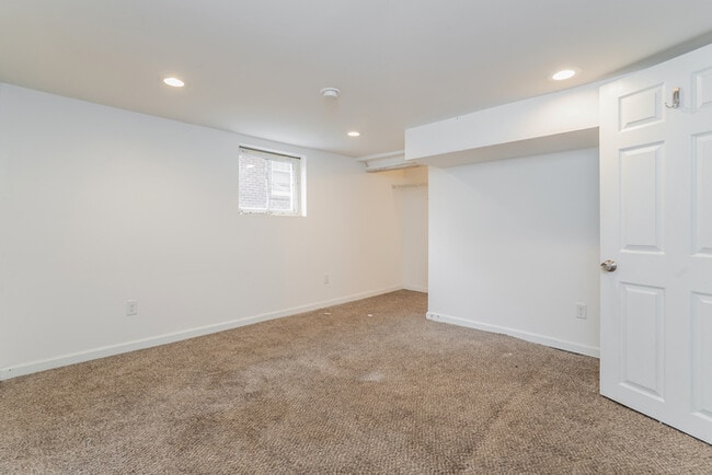 Building Photo - Fantastic 3bd/2ba home! Let yourself in!