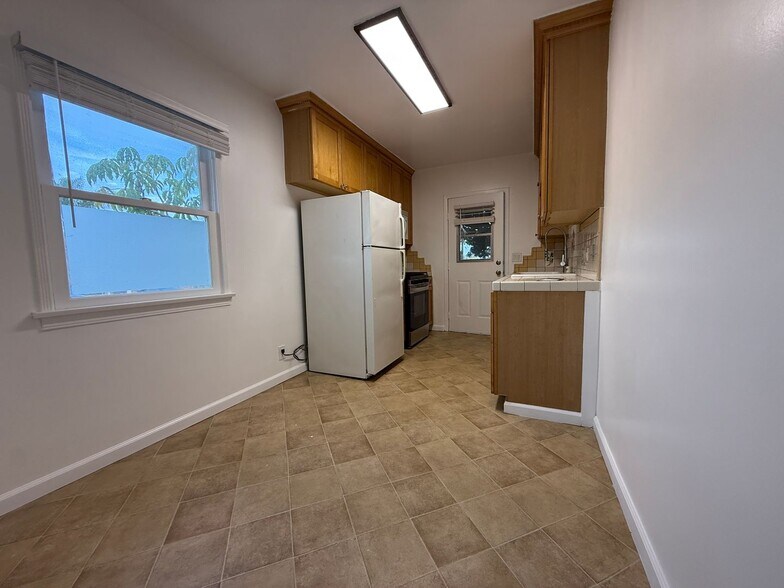 Building Photo - 1836 10th St