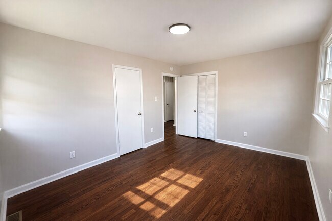 Building Photo - 108 Revere Dr