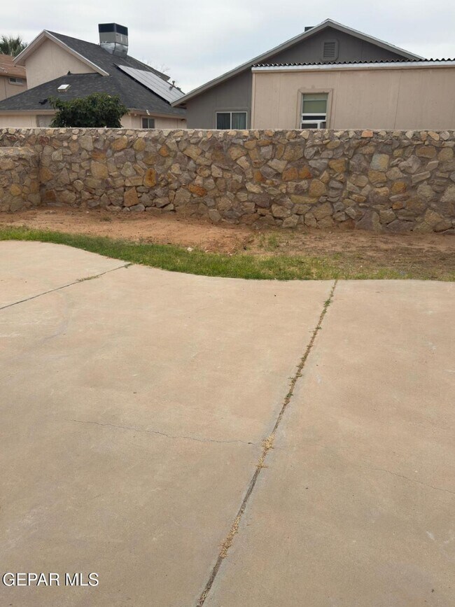 Building Photo - 12224 Tierra Maya Dr