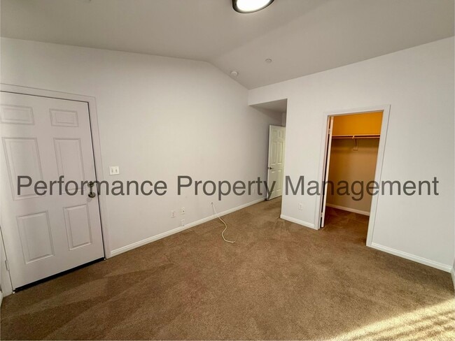 Building Photo - Stunning 5 Bed/3 Bath SW Bakersfield Home w/ RBP & $0 Deposit Option