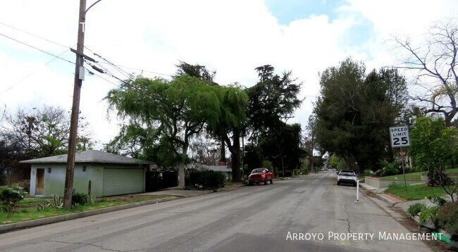 Building Photo - 741 E Poppyfields Dr