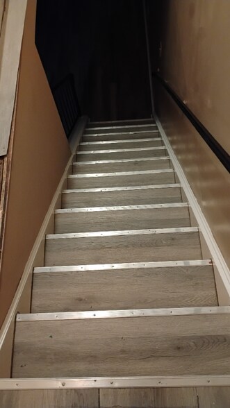 Building Photo - 90 Dover St