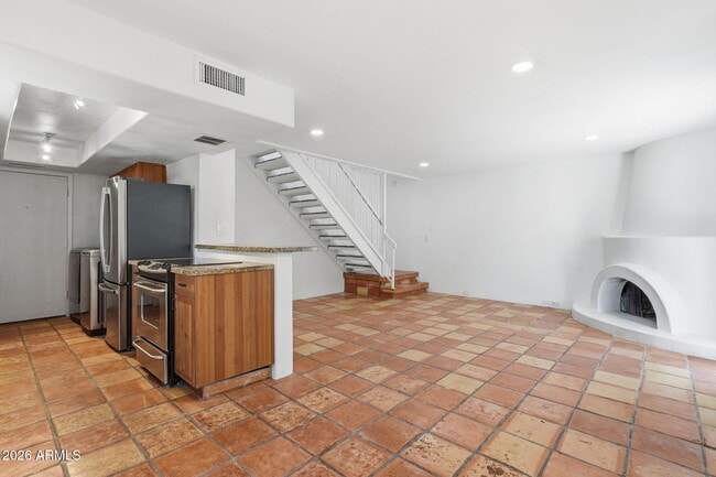 Building Photo - 8825 S 48th St