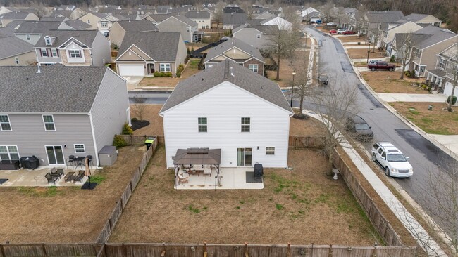 Building Photo - 301 Ginger Dr